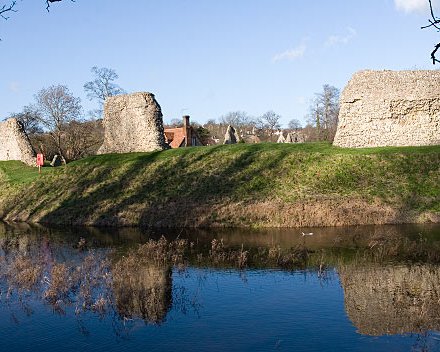 Berkhamsted_Castle_Jan_2007.jpg